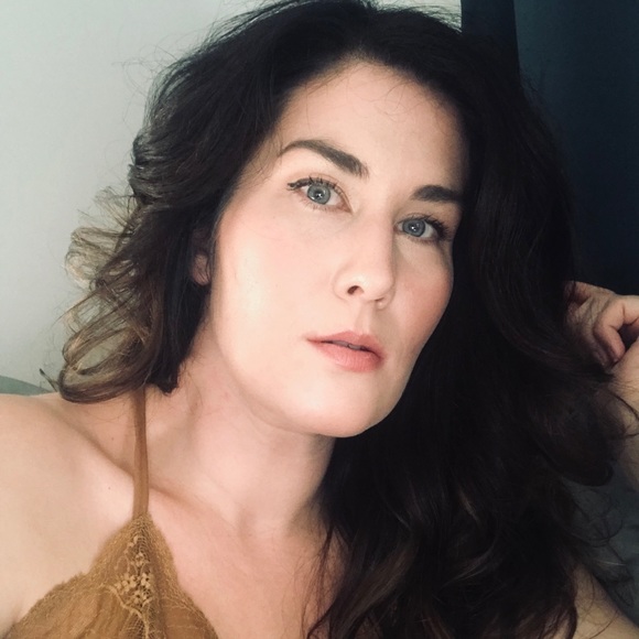 Meet your Posher, Amanda - Picture 1 of 1